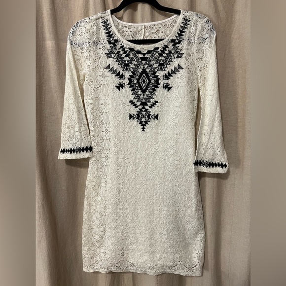 🤍 Express Western Lace Bodycon Dress - Picture 4 of 10